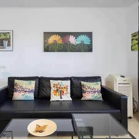 With Private Garden Apartment *